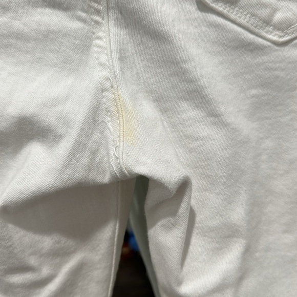Great white jeans, small stain on butt, see photo - Picture 6 of 6